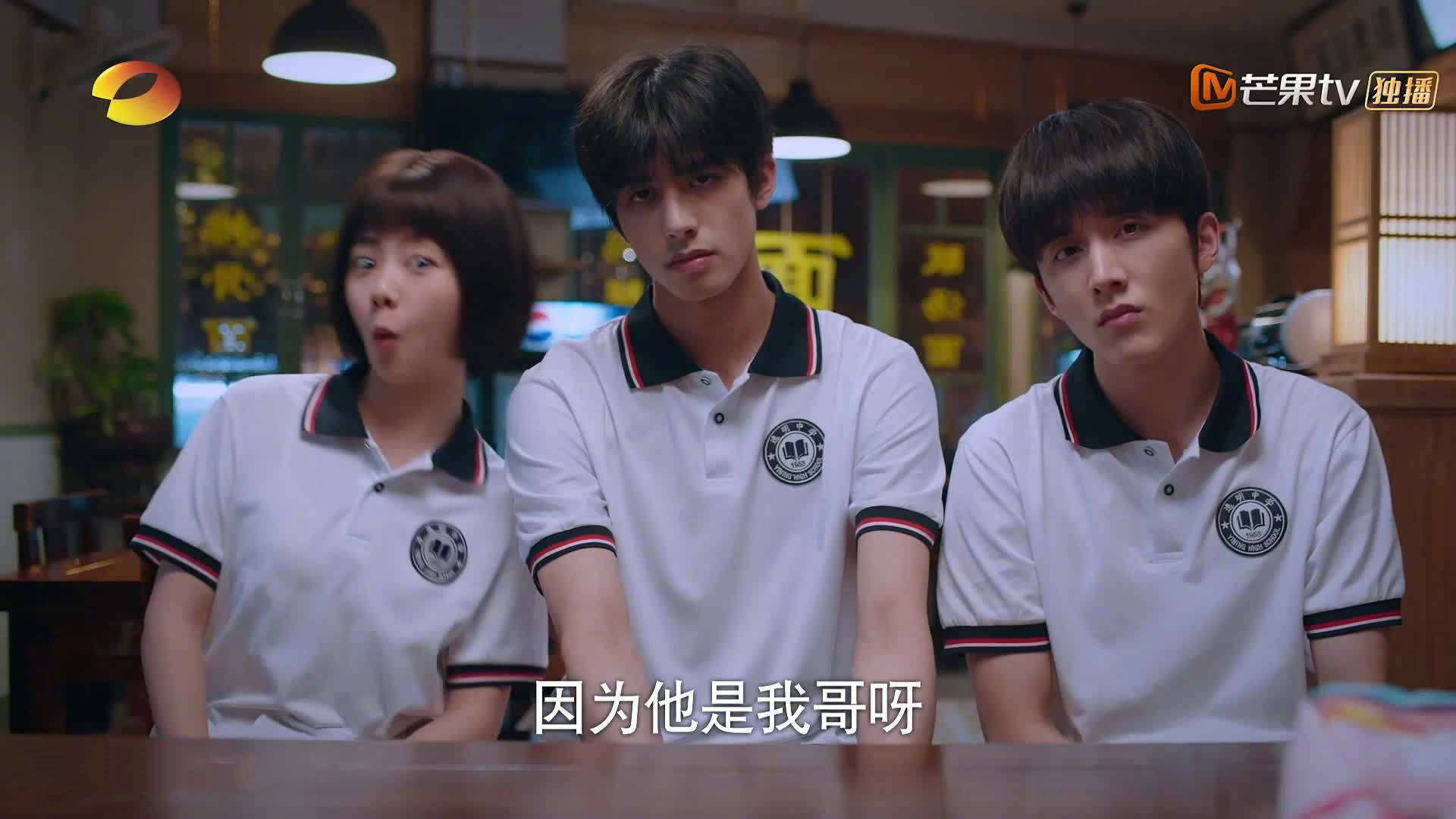 张伟丽一拳制胜裁判提前叫停比赛,张伟丽一拳制胜裁判提前叫停比赛的视频